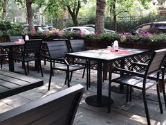 露天位-申德勒加油站餐厅(三里屯北小街店)