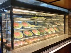 面包甜点陈列柜-老墙根涮肉·铜锅·烧烤(欢乐谷·王四营店)