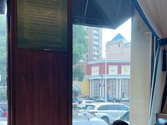 -八府香鸭·啫啫煲(华山路店)