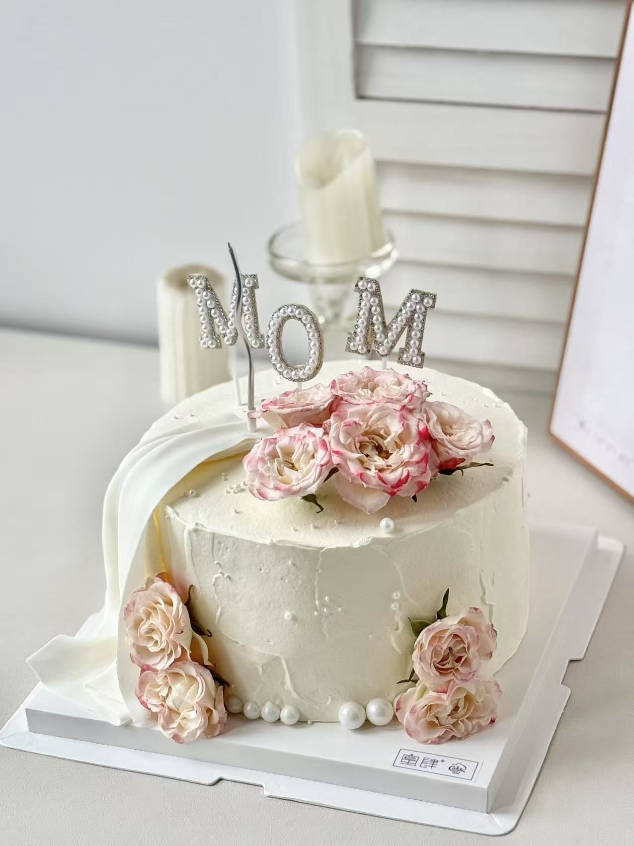 送给妈妈的鲜花蛋糕好漂亮,重庆定制蛋糕