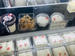 -红宝石·鲜奶小方·海派西点房(金杨店)