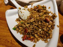 云南酸菜炒肉沫-滇香肴·云南菜蒸汽石锅鱼(云南北路店)