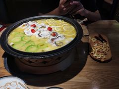 -山城外·非遗酸菜鱼(蜀都万达店)