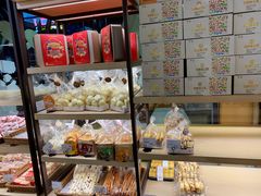 面包甜点陈列柜-昆明冠生园·蛋糕·面包(南强街店)