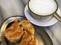 鲜肉玉米煎饺-芬芳甜品(同福路店)