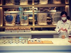 面包甜点陈列柜-% Arabica阿拉比卡咖啡烘焙工坊