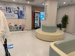-上海大学附属上海和平眼科医院