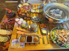 -叽叽扎扎烤肉场(生态城万达店)