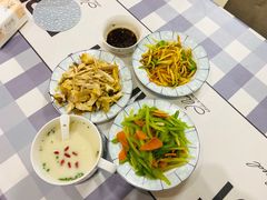 -爱的果实月嫂育婴师(世纪东方店)