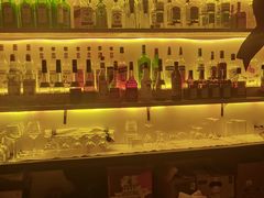 -Mx.cocktail bar