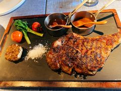 T骨牛排-弦月窗LUNETTE BY AMANDA(复兴路店)