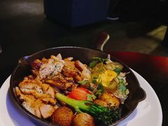 香草烤春鸡-C&R西班牙餐厅