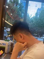 -东方先生国潮男士理发馆