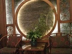 -八府香鸭·啫啫煲(华山路店)