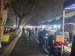 -吴山路夜市