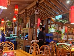 -野山舂·贵州现舂酸汤火锅(鸿通城店)