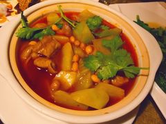 红烧肥肠煲-渝信川菜 · 川味家常菜(长安店)