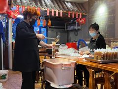 -爆炸头阿姨小四川正宗川味小吃(无任何分店)