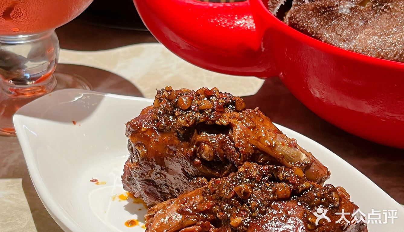 和喜欢的人一起吃牛肉串串火锅zui巴适｜唐粩丫·串串火锅