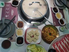-洪氏嗨捞·广东猪肚鸡·椰子鸡火锅(西咸万象城店)