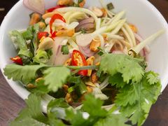 -Chom Cafe and Restaurant