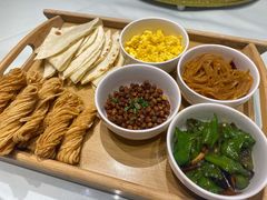 馓子卷饼菜-歆和农庄·烤全羊