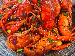 -肥肥虾庄·金牌油焖大虾(汉街SKP店)