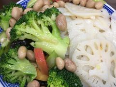 -崇德楼水盆牛羊肉泡馍馆(文艺路店)