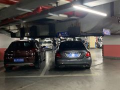 -中山公园-龙之梦停车场