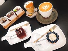 -UNI UNI(环亚凯瑟琳店)