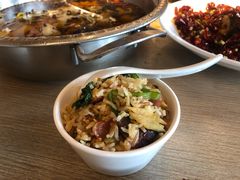 广式腊味煲仔饭-日进一片海.生腌海鲜火锅.宵夜烧烤(三里屯总店)