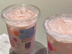 樱花小铁-luckincoffee瑞幸咖啡(香港名店街店)