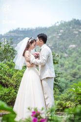 -现代经典婚纱摄影