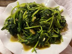 -粘豆包柴火铁锅炖