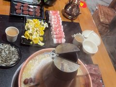 -果松木炭酸菜铜火锅·外婆参鸡汤