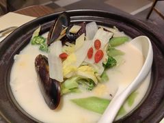 -港丽餐厅(正大店)