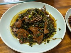 咸菜炒猪肝-双塔老饭店