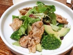 照烧鸡肉沙拉-1886德国汽车餐厅(外滩十六铺码头店)