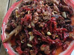 辣子鸡-柴窝堡22号辣子鸡·传承新疆菜