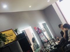 -ME觅妆·定制美妆·彩妆私教(菱角湖店)