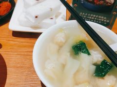 -诚铭记·虾仁汤包·成都小吃(融创店)