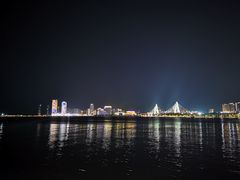 -万绿园