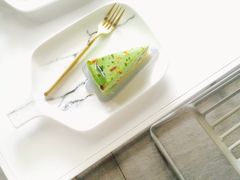 -UNI UNI(环亚凯瑟琳店)