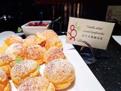 雲呢拿焦糖泡芙-澳门旅游塔360°旋转餐厅(南湾湖广场店)