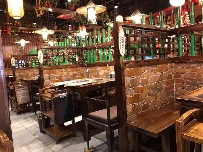 唇辣号重庆老火锅(青塔翠微百货店)-"鸭肠和毛肚很不错,火锅底料味道