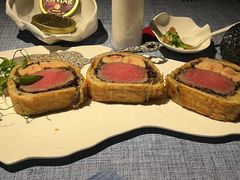 惠灵顿牛排-弦月窗LUNETTE BY AMANDA(复兴路店)