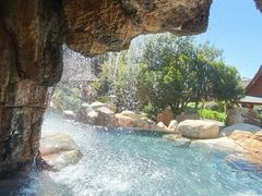 -七彩云南古滇温泉山庄