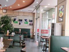 大堂-李先生牛肉面大王(营口大润发店)
