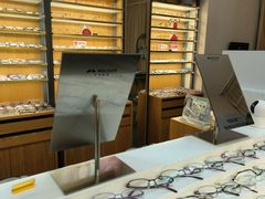 -优医视平价眼镜蔡司依视路折扣工厂店(十里堡店)