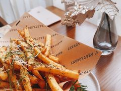 -Mark&Mars Restaurant